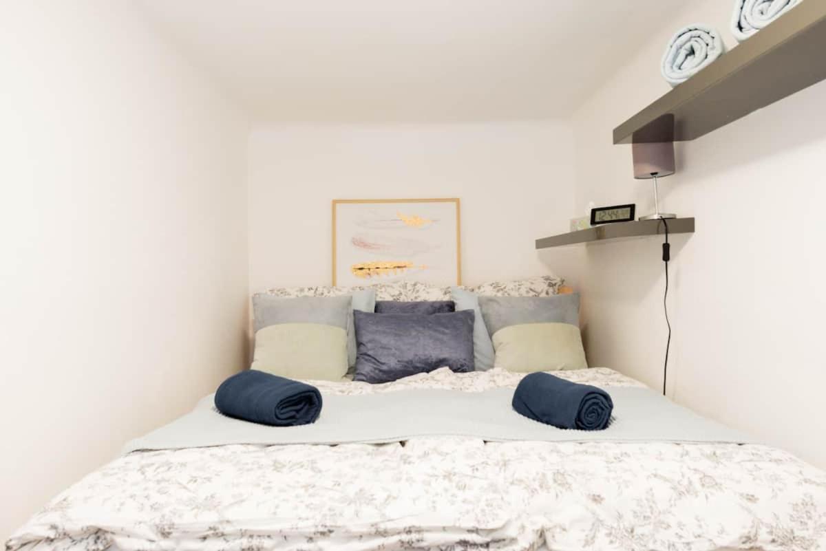 Luxurious And Spacious 5 Min Walk To City Center, 1-2 Wina Bagian luar foto