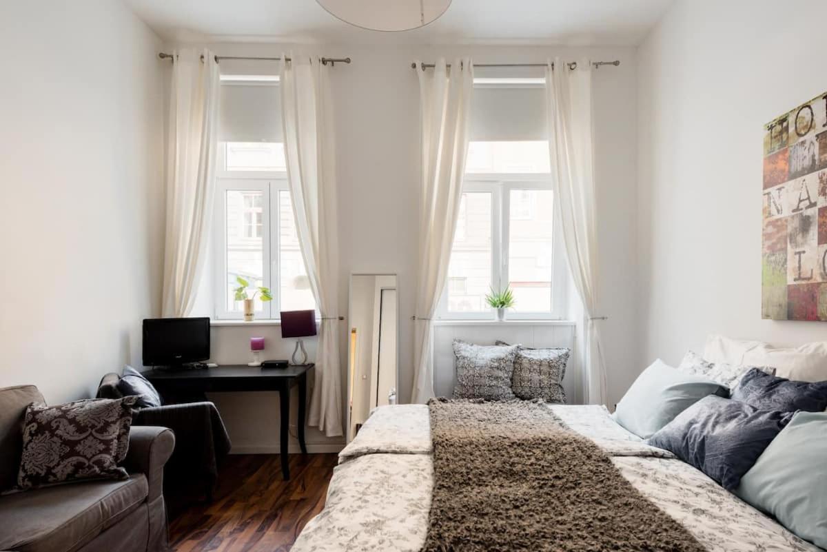 Luxurious And Spacious 5 Min Walk To City Center, 1-2 Wina Bagian luar foto