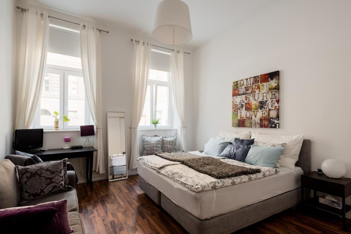 Luxurious And Spacious 5 Min Walk To City Center, 1-2 Wina Bagian luar foto
